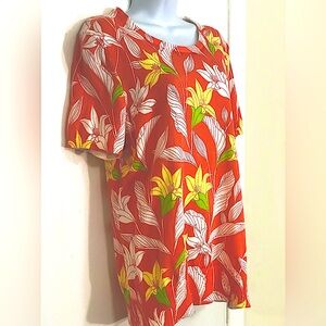 Lands End 100% Supima Cotton Top Vibrant Floral Design. Woman’s Large Tall